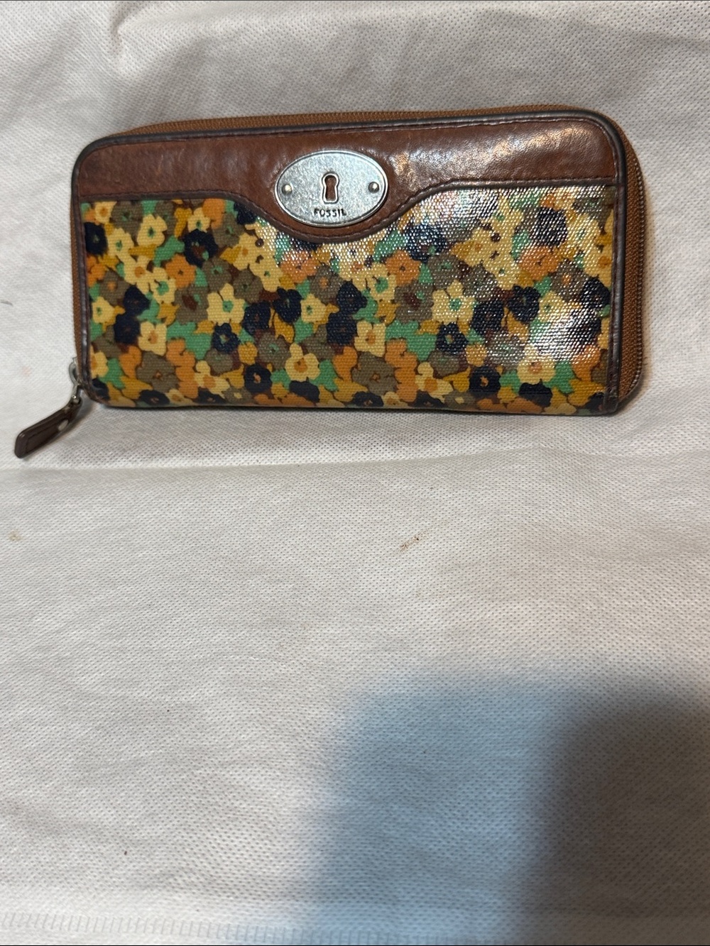 Fossil Coated Canvas Key-Per floral zipper wallet